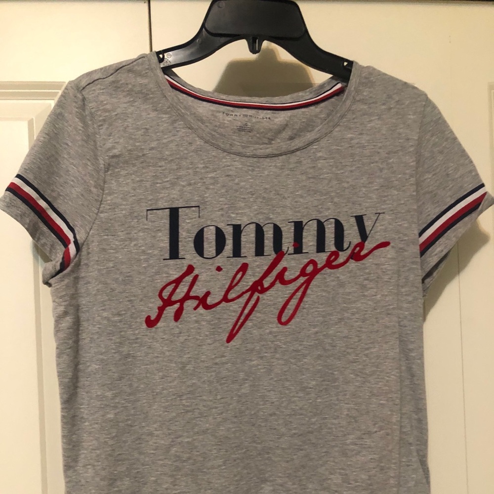 Grey Tommy Hilfiger shirt